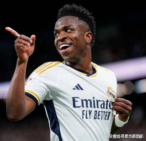 塞瓦略斯, 是足球的魅, 助跑