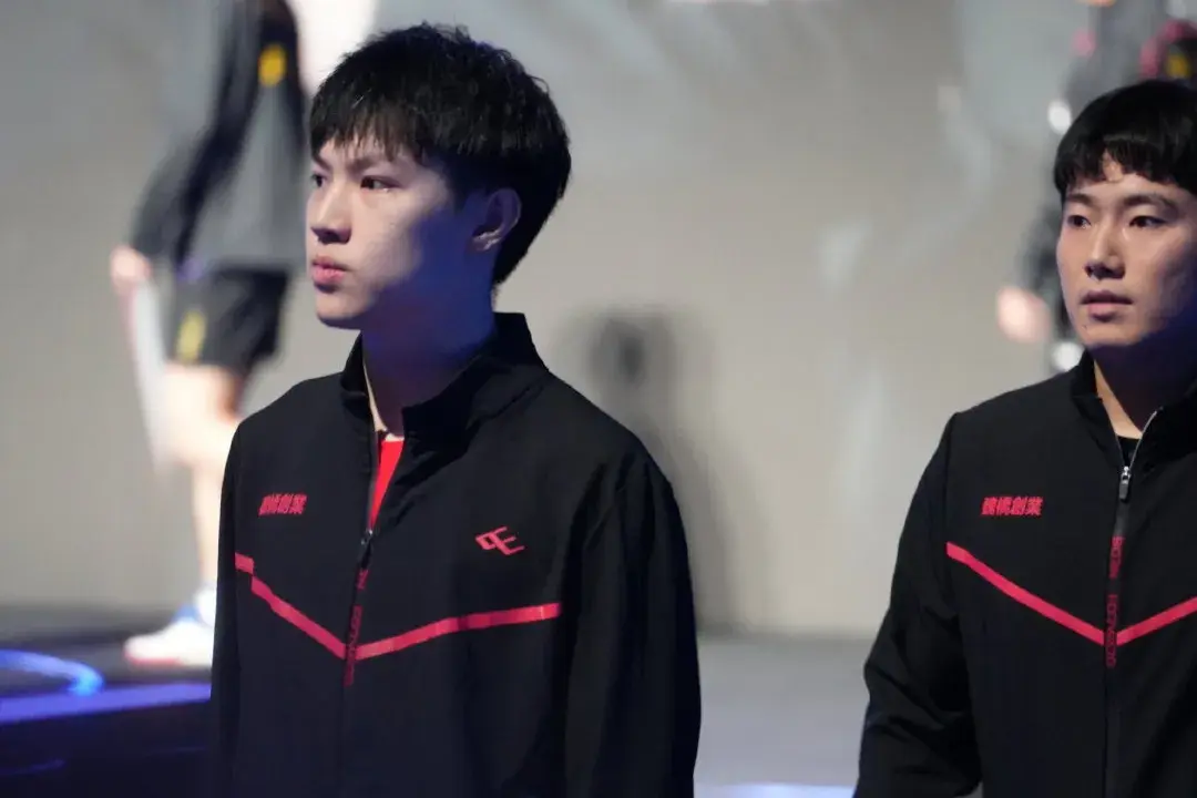 些日乒选手, 球为主, 阿鲁纳