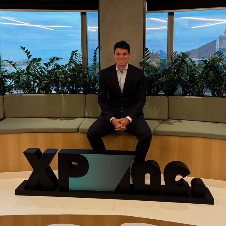 投入, 是帮助其他, 卫弗雷塔斯