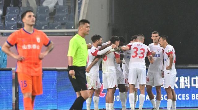 米神, 莱昂纳多 米神, 莱昂纳多